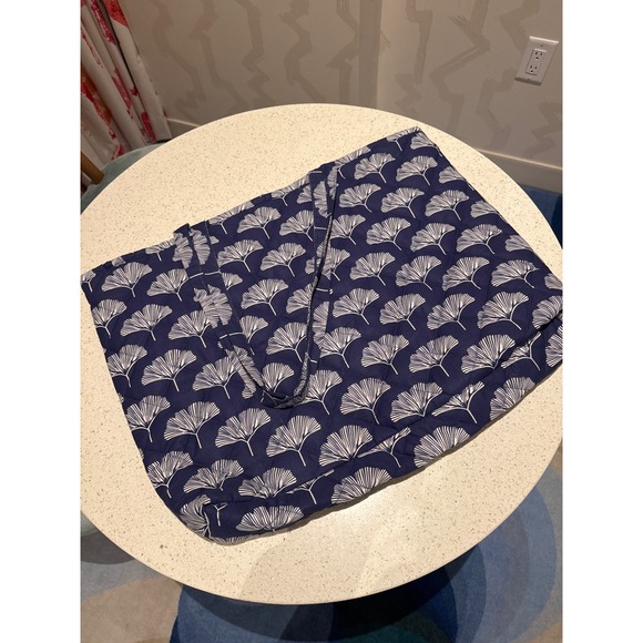 Draper James Handbags - Draper James Navy Blue White Ginkgo Leaf Quilted Cotton Tote Bag VC012533667